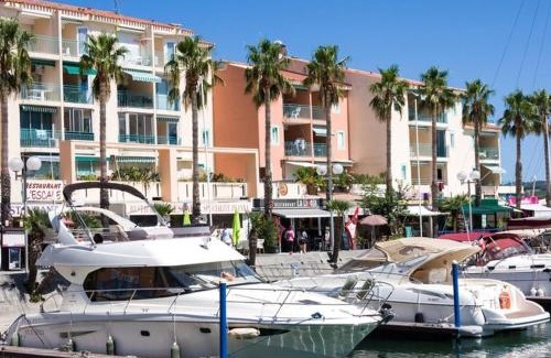 Plage d'Argeles Apartment | Studio rénové, 1ère ligne de plage, terrasse privée avec barbecue, climatisation, proche commerces - FR-1-732-13