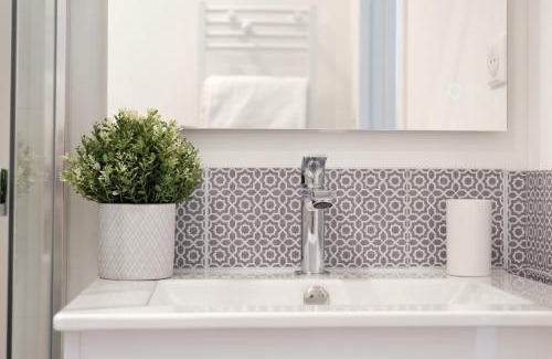 Grand Sud Apartment | Studio rénové avec belle terrasse