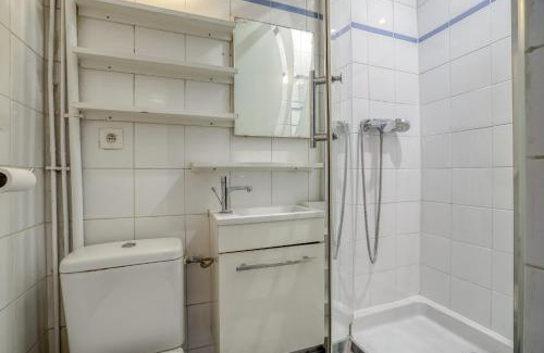 Quartier de la Roquette Apartment | Studio rénové cosy metro Paris 2pers wifi