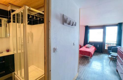 Les Almes Apartment | Studio rénové près des pistes et commerces, balcon, animaux admis - FR-1-502-431