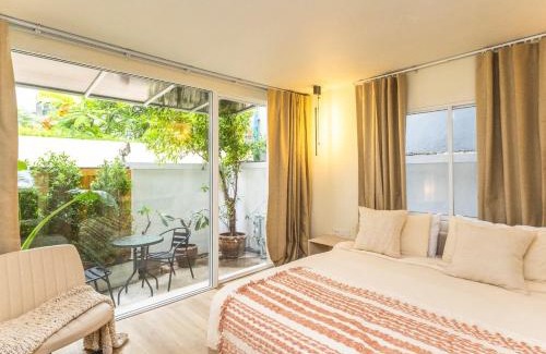 Yan Nawa Apartment | Studio room with private garden in Center Sathorn