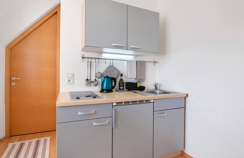 Silandro Apartment | Studio 'Sommavilla - Small' with Mountain View and Wi-Fi