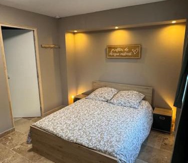 Mirabel-aux-Baronnies Apartment | Studio terrasse