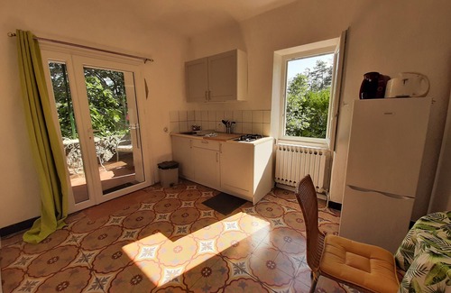 Grospierres Apartment | Studio tourterelle lou magnan Grospierres