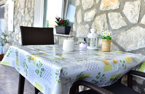 Salatic Apartment | Studio Valentina for 2 persons, quiet location, WiFi, barbecue