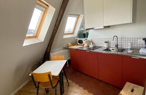 10th Arrondissement Apartment | Studio Victoria - Centre de Paris