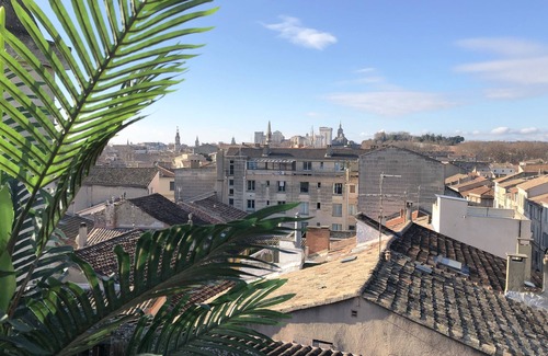 Avignon City Centre Apartment | 🔴 STUDIO VIEW OF PALAIS DES PAPES 360 ° - AIR CONDITIONING, TERRACE AND SECURE PARKING 🔴