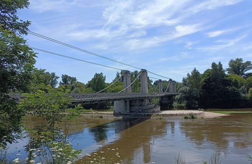 Chatillon-Sur-Loire Apartment | Studio-voyageur Balneo