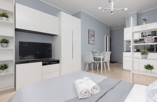 Rakowiec Apartment | Studio Warsaw Grójecka by Renters