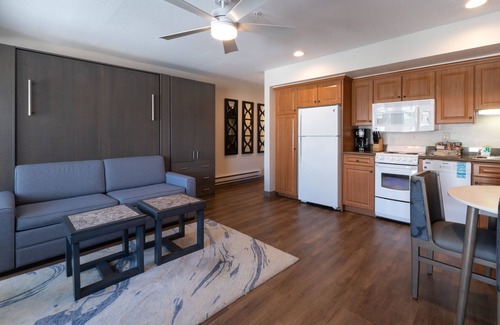 San Clemente Hotel | Studio with Balcony/Kitchen, Free Parking! Close to the beach