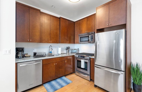 Civic Center Condo | Studio with Gym and Parking - San Francisco Life Real Estate