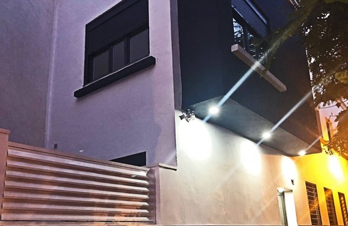 Almeria Centro Apartment | Studio with kitchen and private bathroom.