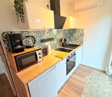 Villerest Apartment | Studio with private spa, close to golf and lake