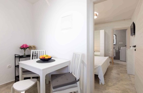 Punat Apartment | Studio with terrace and shared pool