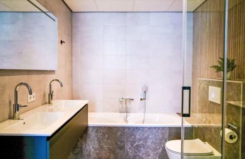 Brouwershaven Apartment | Studio Zen Kitchen & Boutique Hotel-4 by Interhome