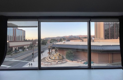 Stateline Villa | Studio31- Entire 3rd Floor and Rooftop Access