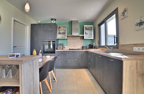 Le Chateau-d'Oleron House | Stunning villa for 4 guests with WIFI, TV, terrace and pets allowed