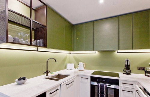 Parsons Green and Walham Apartment | Stunning 1bed AC/pool Chelsea kings Rd & Slone SQ