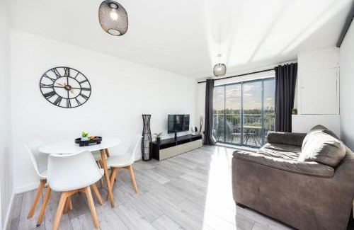 Gascoigne Apartment | Stunning 2 Bed Flat With City Views