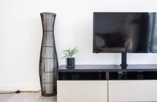 Gascoigne Apartment | Stunning 2 Bed Flat With City Views