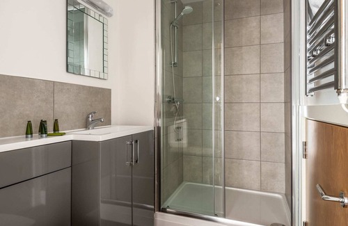 Rotherham Apartment | Stunning 2 Bed Wharfside Apartment in Rotherham