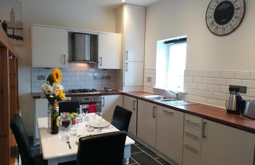 Uplands Apartment | Stunning, 2 Bedroom, Ground Floor Apartment, Uplands, Swansea