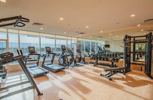 Downtown Phoenix Apartment | Stunning 2BR DT HighRise, Gym, Pool, W-D, Parking, Golf