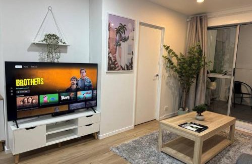 Auckland Central Business District Apartment | Stunning 3 bd 2 bth city apt Pool and Carpark