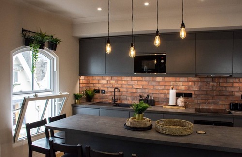 Plymouth Apartment | Stunning 3 Bedroom Boutique apartment in Plymouth Barbican