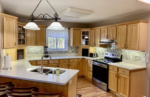 Woodfin House | Stunning 3 Bedroom House in Nature - 10 mins. to city center