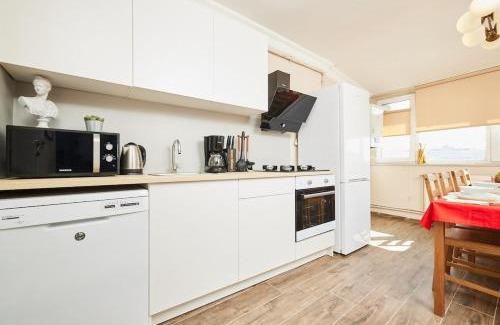 Iskenderpasa Apartment | Stunning 3BR 3Bathroom 3AC near Metro D6