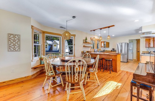 Little River House | Stunning 3BR with ridge top views, trails, & hot tub on 10 acre property