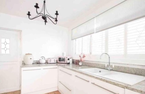 Brooklands House | Stunning 4 bedroom detached home