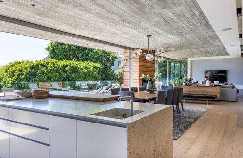 Cape Town City Centre House | Stunning 4 bedroom home in Higgovale with views