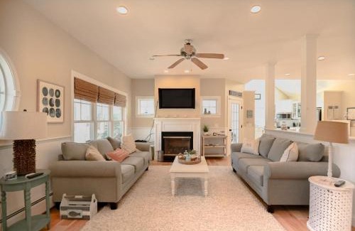 York Harbor House | Stunning 5 BDR Walk to York Harbor Beach