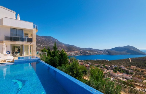 Kalkan Villa | Stunning 5 Bedroom Luxury Villa with Large Infinity Pool & Splendid Sea Views
