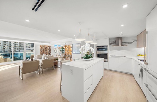 South Beach Condo | Stunning 5 Bedrooms Private Residence with Oceanview at Roney Palace