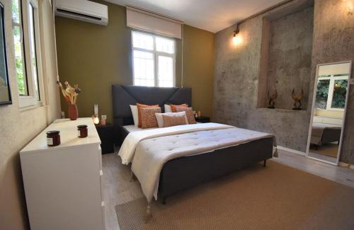 Balat Villa | Stunning 6BR 4Bath near Tram