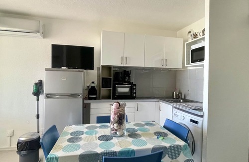 La Cote Radieuse Apartment | Stunning apartment with AC and terrace in Canet-en-Roussillon