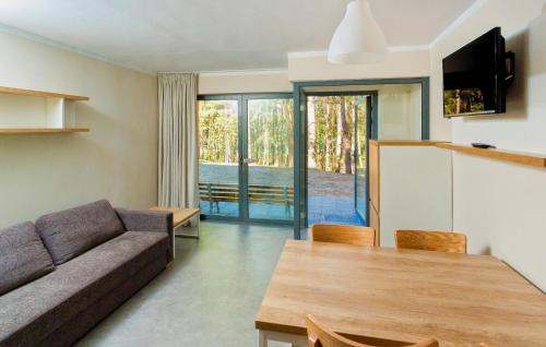 Sliwice Apartment | Stunning Apartment In Okoniny Nadjeziorne