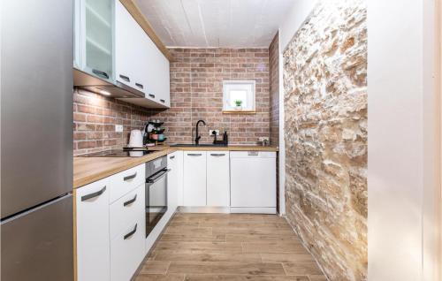 Donje Rastane Apartment | Stunning Apartment In Donje Rastane