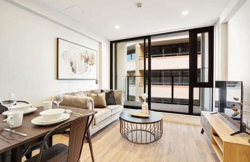 Auckland Central Business District Apartment | Stunning Architecturally Designed Studio in CBD - Pool Gym Sauna
