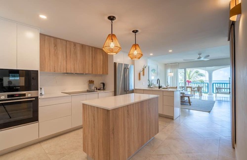 Sunset Crest Apartment | Stunning beachfront condo with amazing beach views - Villas On the Beach 305