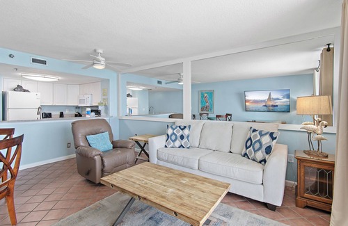 Destin Condo | ⛱️Stunning Beachfront-Indoor Pool and Hot tub-SunDestin 1103☀️
