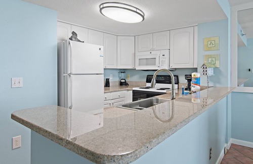 Destin Condo | ⛱️Stunning Beachfront-Indoor Pool and Hot tub-SunDestin 1103☀️