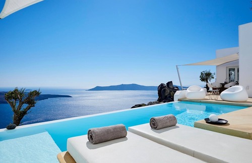 Firostefani Villa | Stunning Caldera Views Villa | Short Walk to Fira | Villa Quintessence |.