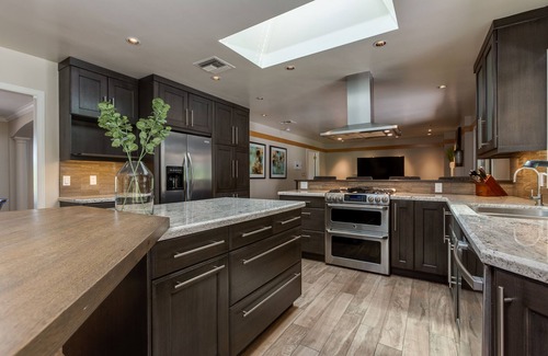 Paradise Valley House | Stunning Camelback Views, 4 bdrm 3 bath + Office w/Futon, Firepit, B-Ball Court