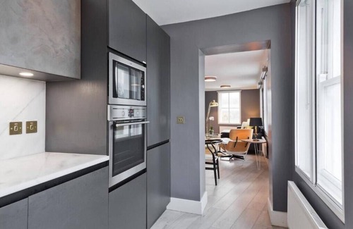 City Centre Dublin Apartment | Stunning central 2 bed by St.Stephens Green and Grafton Street
