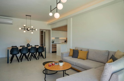 Lefkogeia Villa | Stunning Chania Villa | 4 Bedrooms | Villa Szayelaporro | Beautiful Mountain.