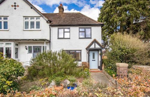 St Albans House | Stunning character 2bed Cottage in St Albans Wifi